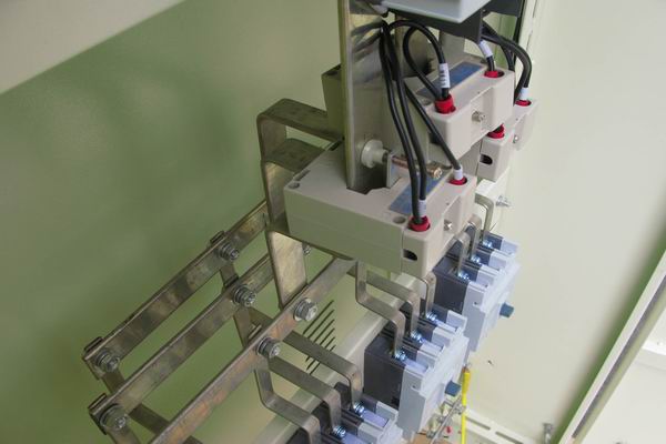 厚街镇配电柜-应急照明配电柜使用对工作人员的具